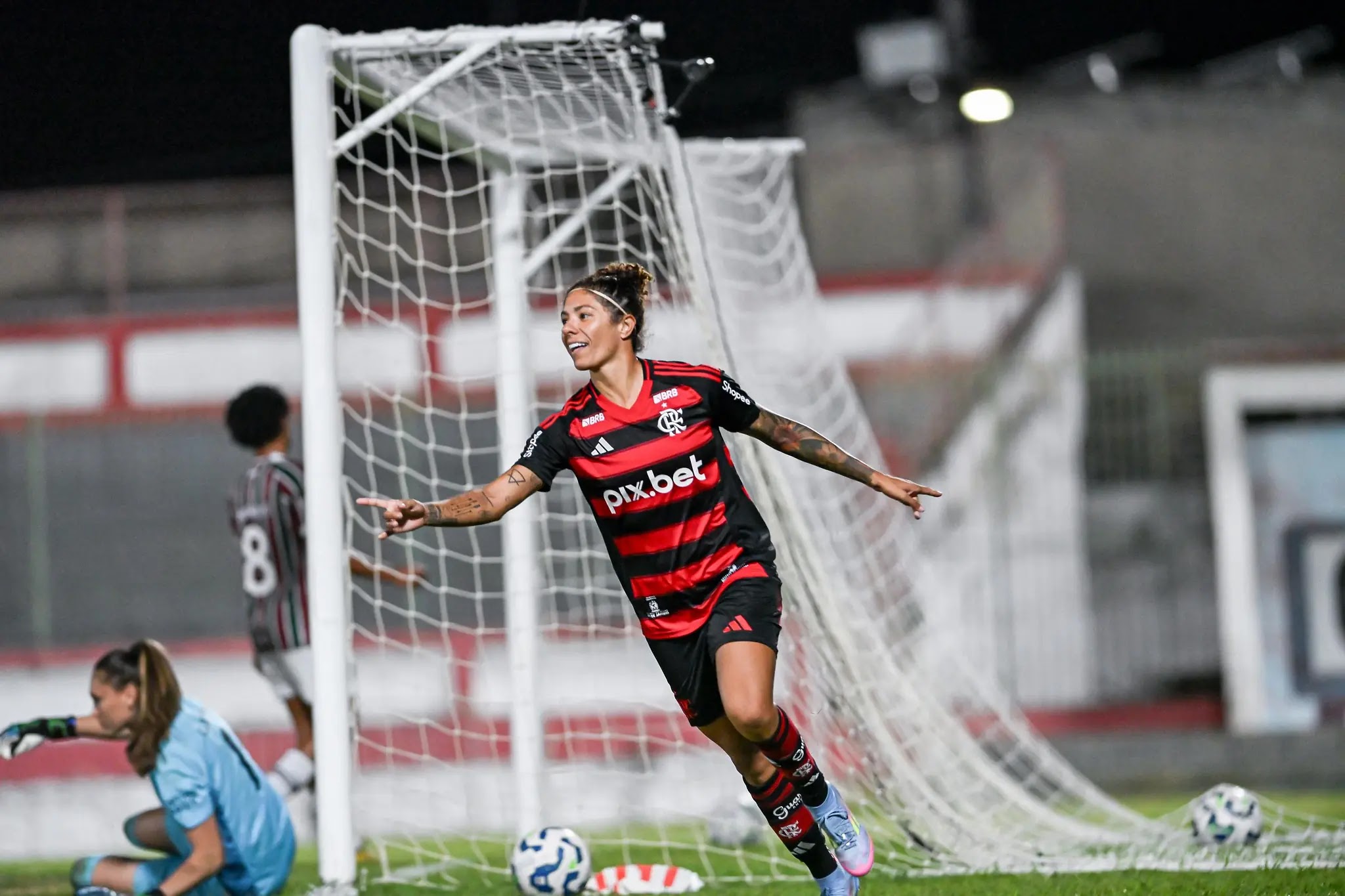 Vitoria do Flamengo marcada por protestos e críticas à arbitragens e federação