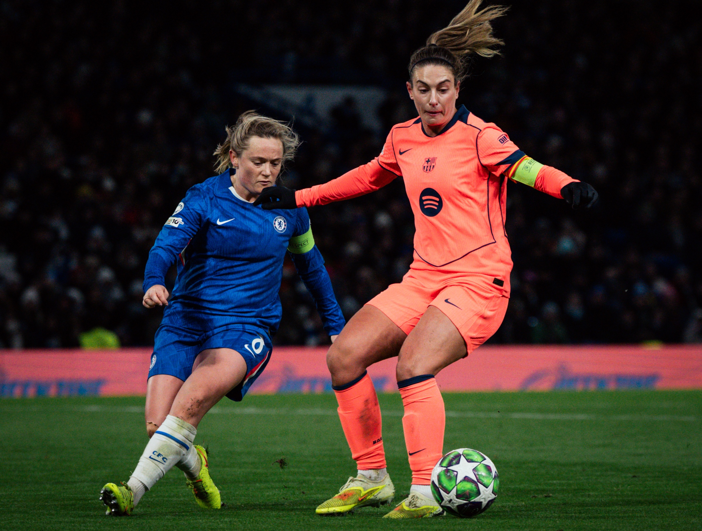 Chelsea e FC Barcelona empatam a uma bola em Stamford Bridge