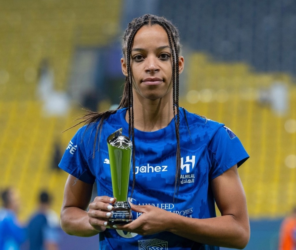 Jéssica Silva recebe o prêmio de golo da&nbsp;semana