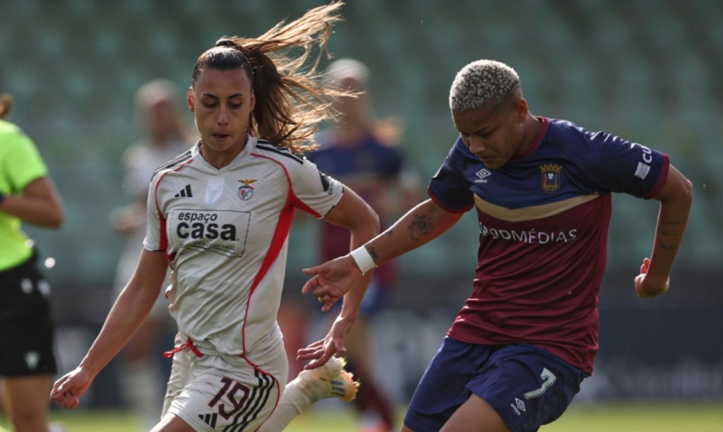 Benfica rompe onda negra ao vencer o Torrense e reafirma a&nbsp;liderança