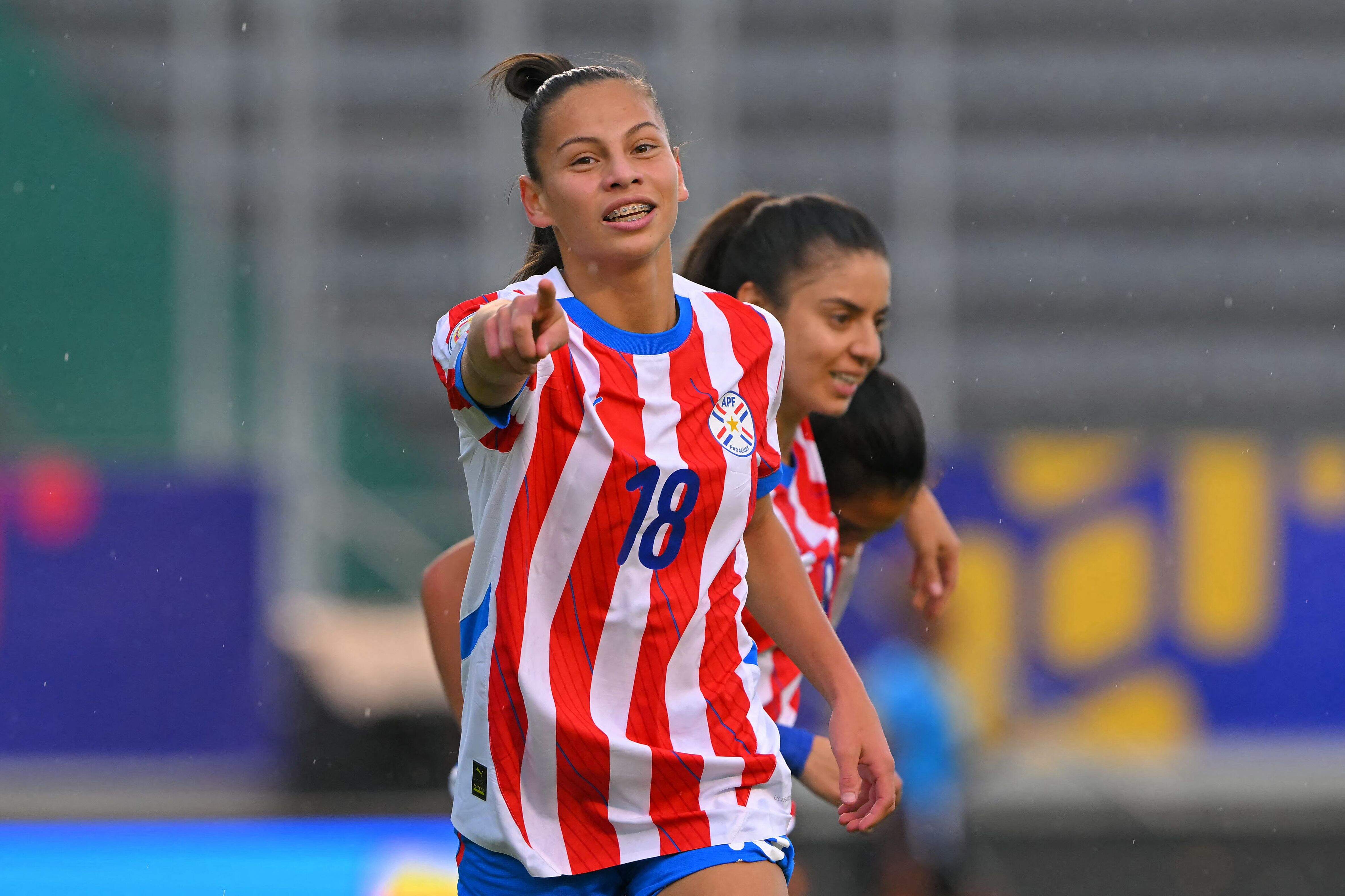 Cláudia Martínez reforça o Washington Spirit e aos 18 anos entra para o sétimo lugar na lista das transferências mais caras da modalidade