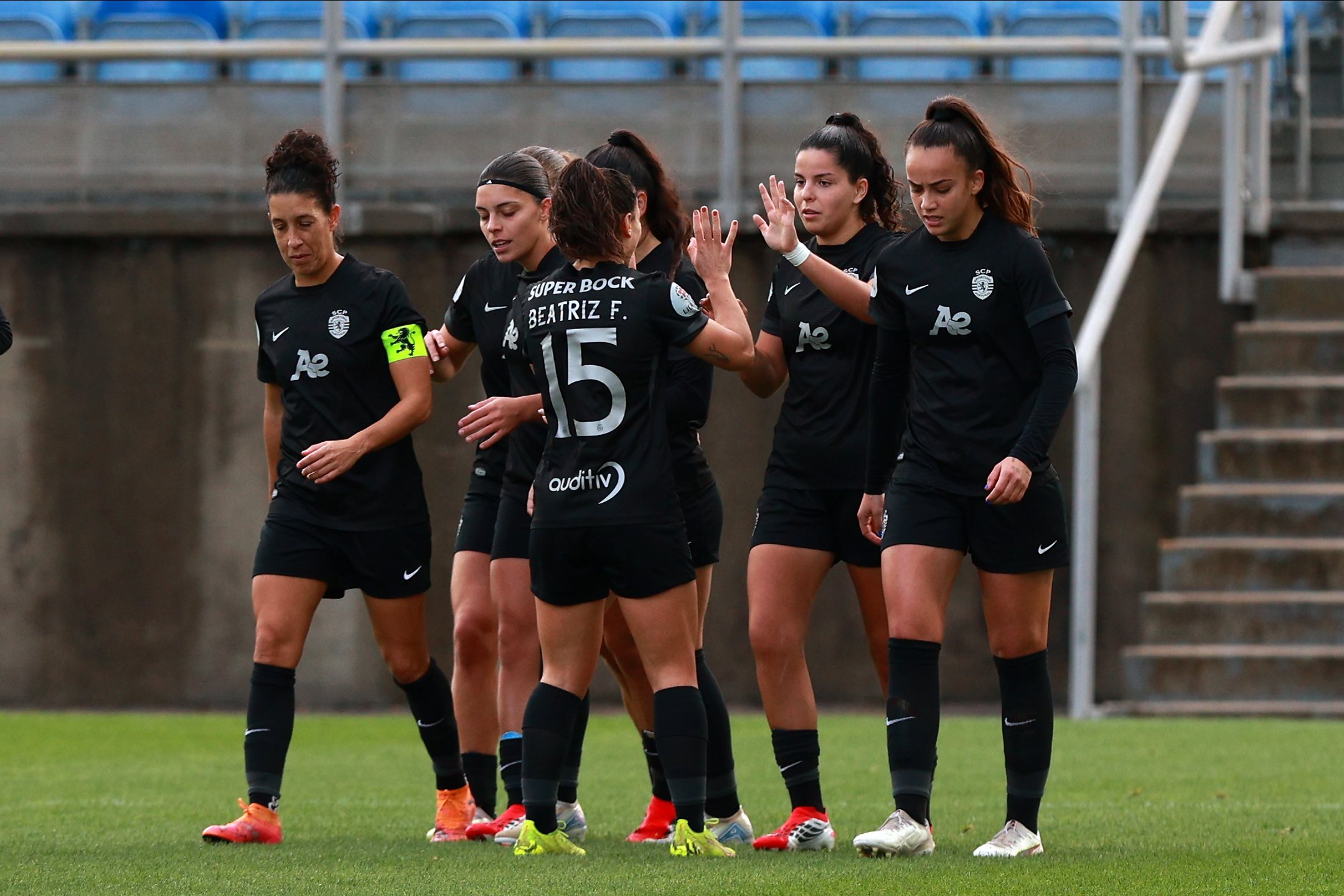 Goleada com assinatura leonina: Sporting impõe-se no Algarve e fica mais perto da qualificação