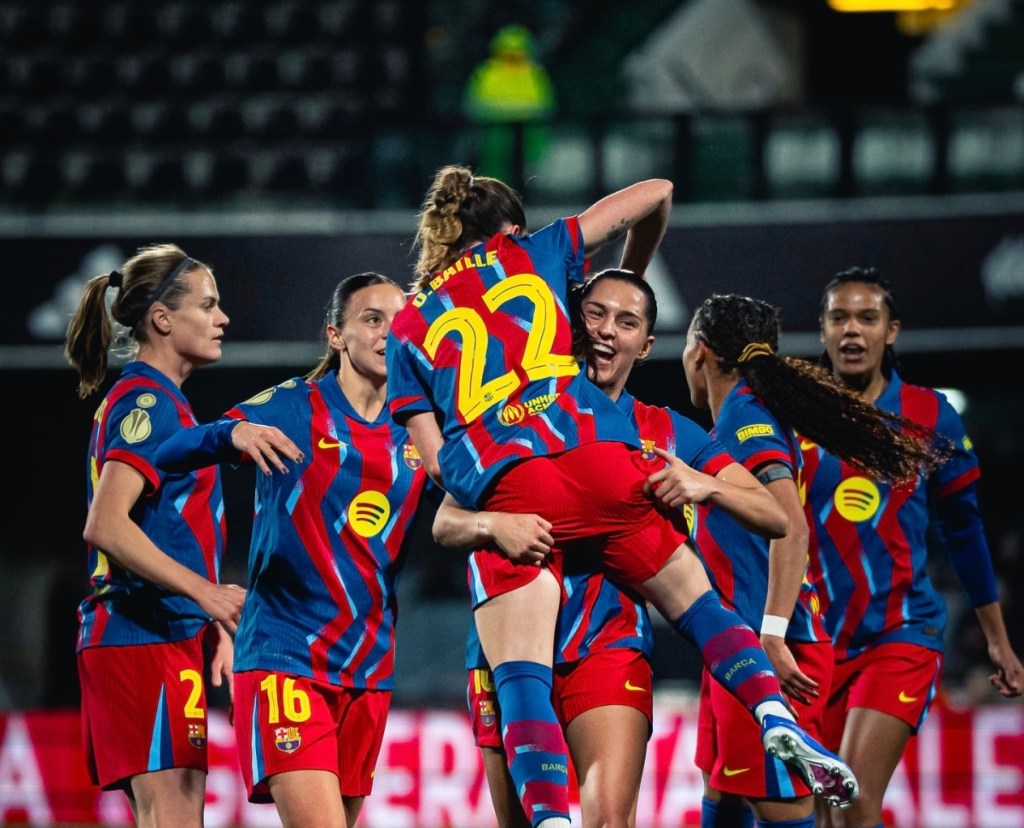 Barcelona vence e vai enfrentar o Real Madrid na final da Supertaça, jogo marcado pela expulsão de&nbsp;Kika