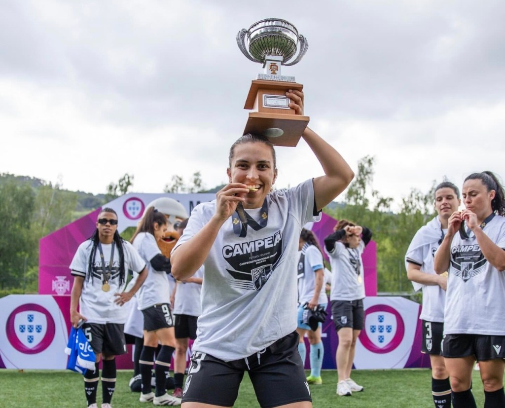 Cristiana Duarte diz adeus ao futebol e anuncia o fim da&nbsp;carreira