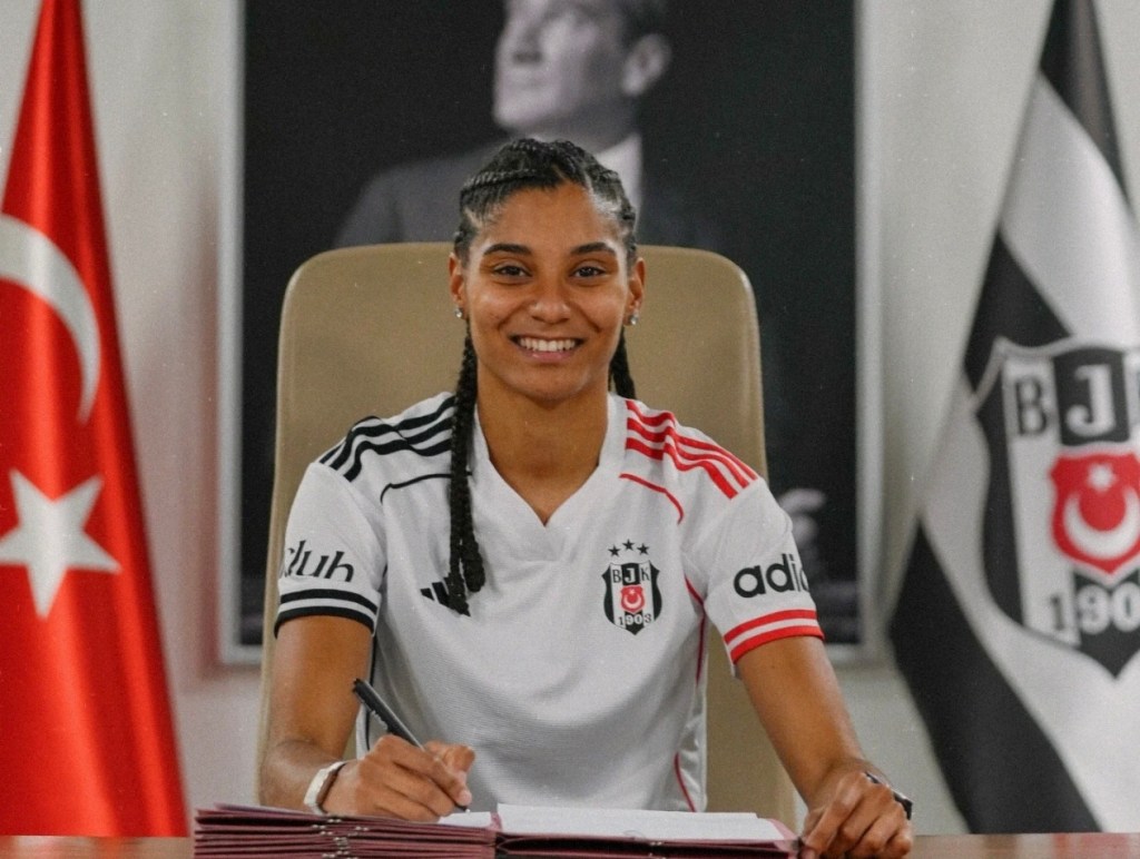 A um passo de&nbsp; calçar as chuteiras e voltar a sentir a relva: Lara Pintassilgo volta a assinar pelo Besiktas após&nbsp;lesão