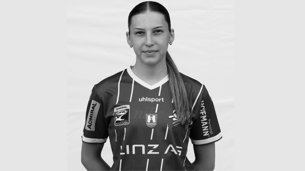 Alexandra Wimmer de 20 anos, jogadora do FC Blau-Weiß Linz,da Austria, faleceu num acidente&nbsp;rodoviário