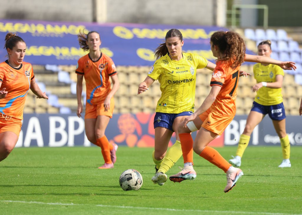 Valadares resiste com dez e segura triunfo frente ao Racing Power com bis de McKenna