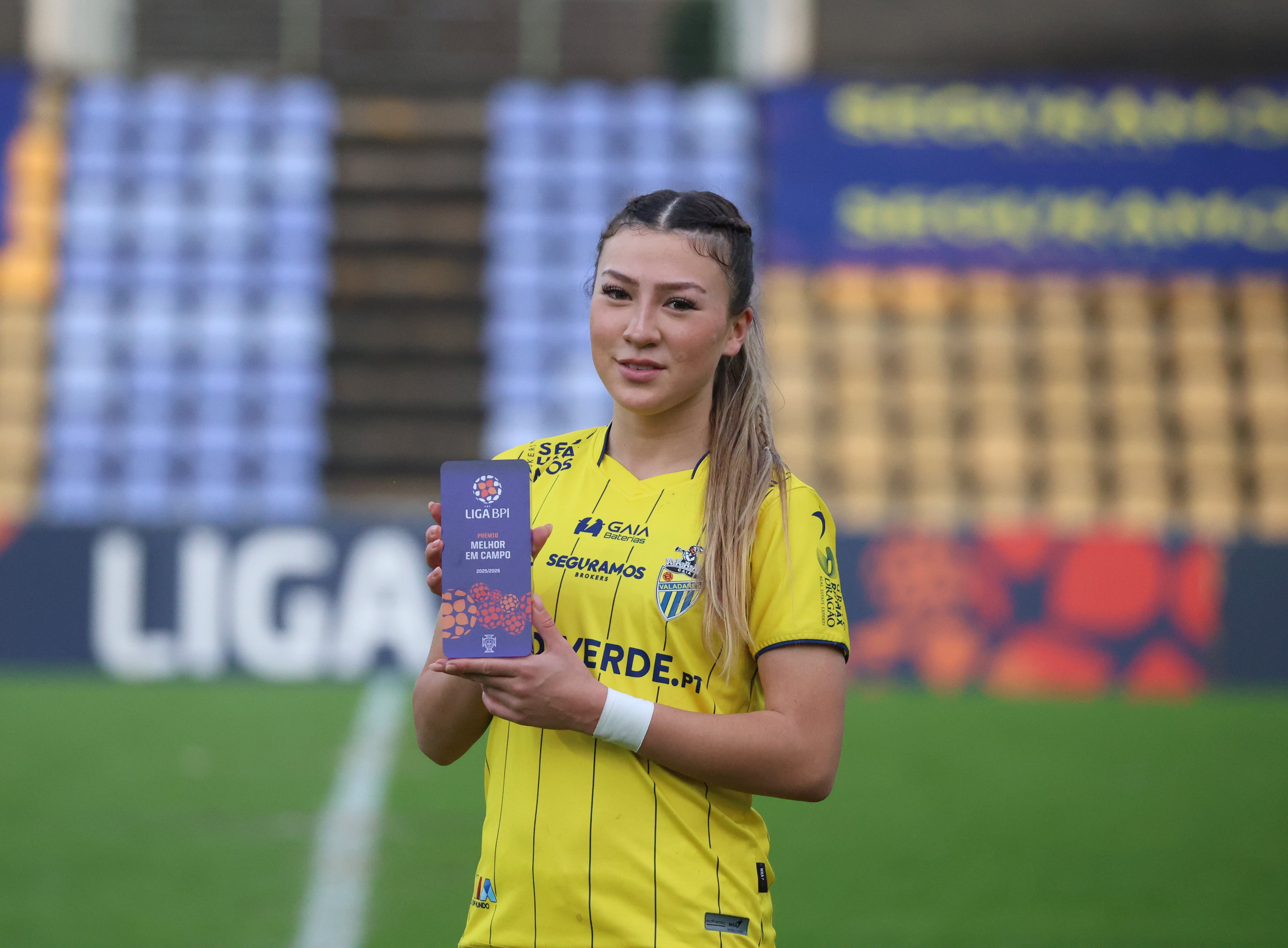Érica Meg, jovem de 17 anos do Valadares Gaia convocada para a seleção principal de Inglaterra