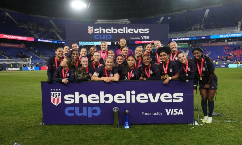 Estados Unidos vencem Colômbia e conquistam a SheBelieves Cup com campanha&nbsp;perfeita