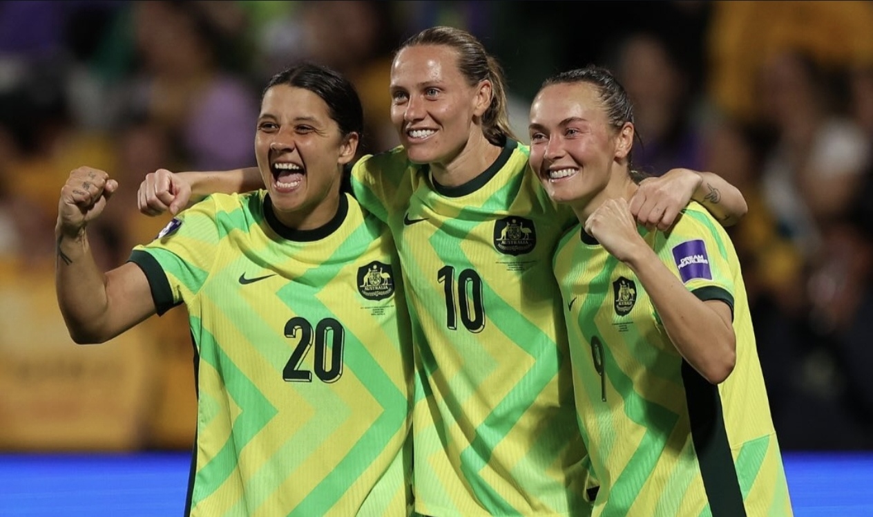Austrália avança para as meias finais da Asian Cup 2026 e é a primeira seleção apurada para o Mundial 2027