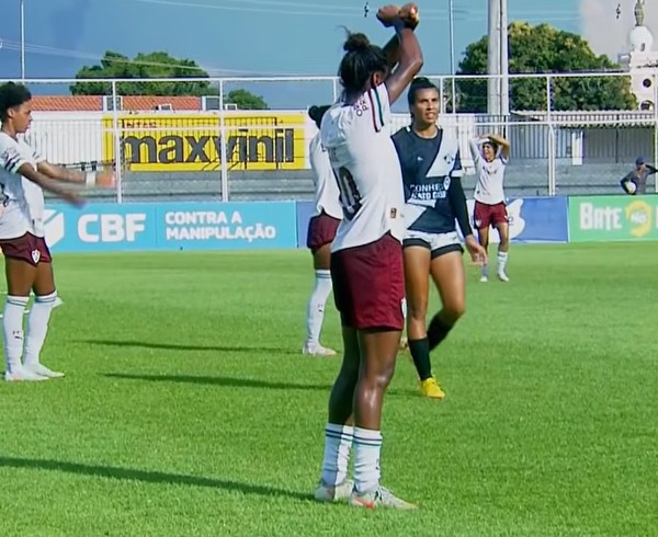 Caos no Brasileirão feminino: Racismo e relvado “insuflável” marcam duelo entre o Fluminense e o Mixto