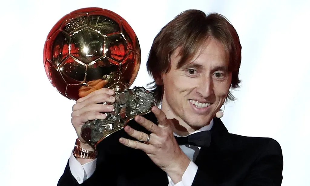 Um miúdo que jogava no parque de estacionamento durante a guerra a melhor do mundo em&nbsp;2018.