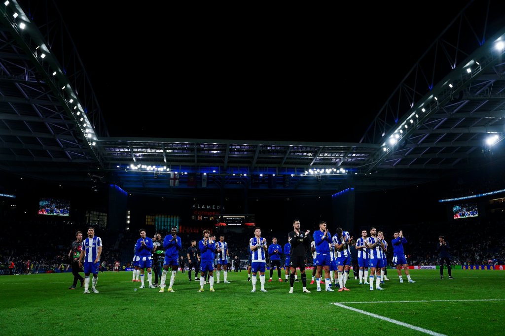 Decisão adiada para solo inglês: Entre o azar e o perdão o autogolo do Porto ditou um empate a uma bola