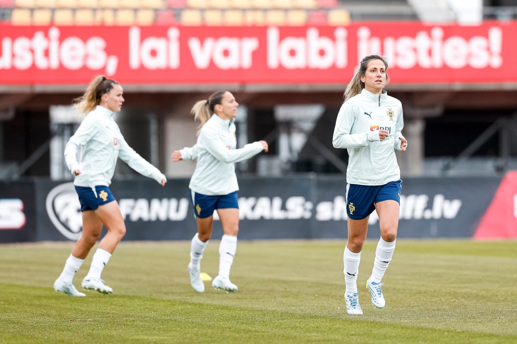 Dolores Silva: “Desejosas de que chegue o dia de amanhã para competir, competir bem, jogarmos à Portugal.”
