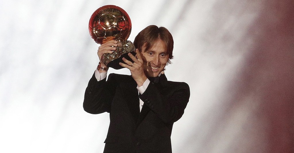 De um miúdo que jogava num parque de estacionamento durante a guerra ao melhor do mundo em&nbsp;2018.