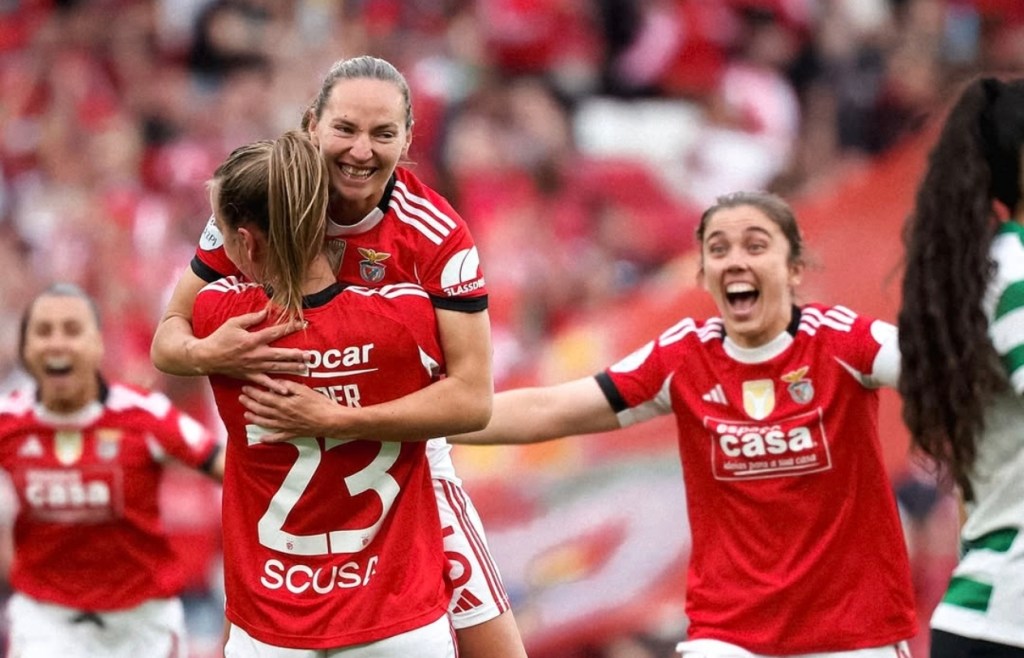 Vitoria no dérbi por 3-1 alavanca o momento das encarnadas ao levantarem a&nbsp;taça
