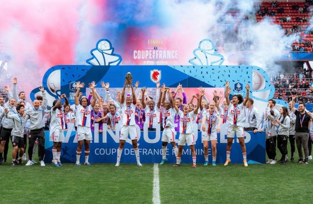 OL Lyonnes goleia PSG por 4-1 e conquista Taça de França