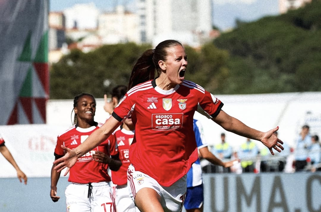 Caroline Møller é a primeira jogadora a marcar num clássico