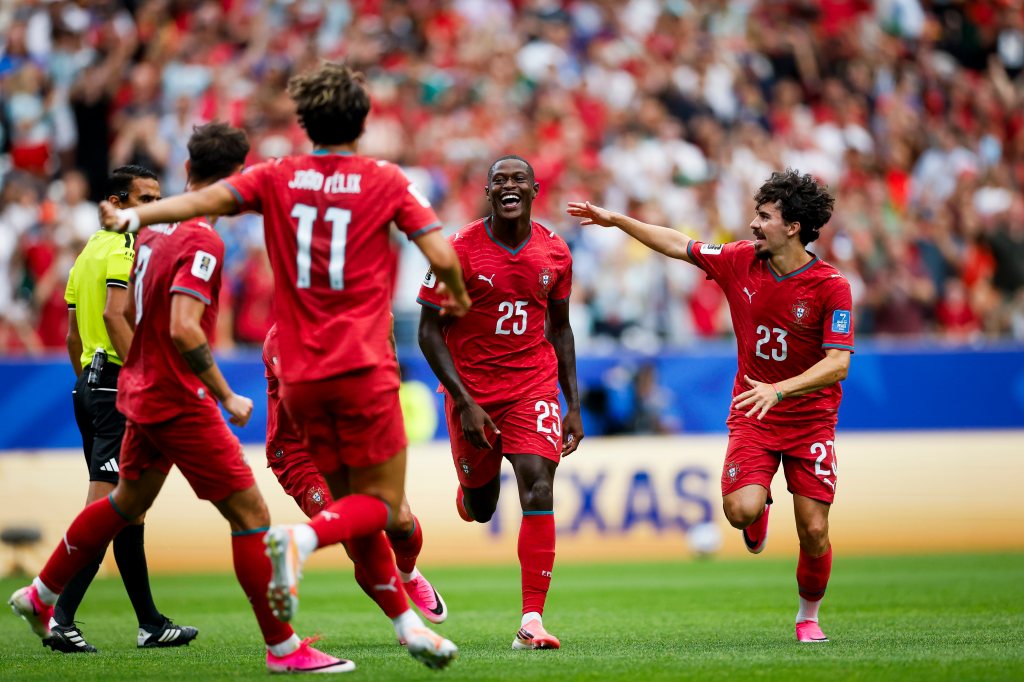 Vendaval em Houston: Ronaldo faz história e Portugal goleia o Uzbequistão