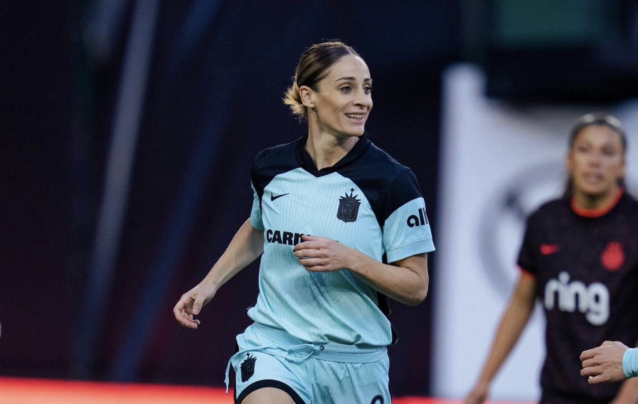 Esther González deixa o Gotham FC e vai se afastar temporariamente do futebol por motivos pessoais