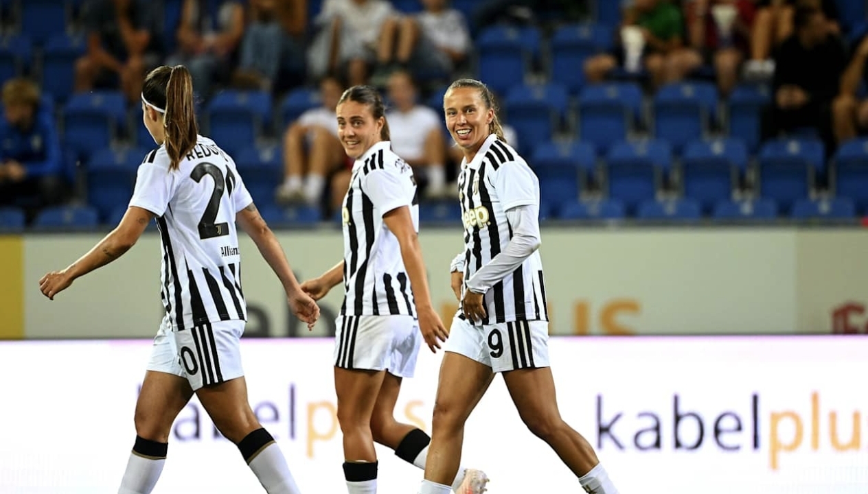 Tatiana Pinto de pé certeiro bisa na vitória por 0-3 da Juventus frente ao St.Polten