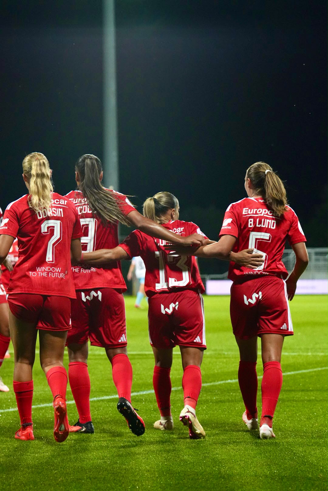 Na tentativa de revalidar o título o Benfica entra com uma vitória caseira no campeonato por 3-0 frente ao Racing Power