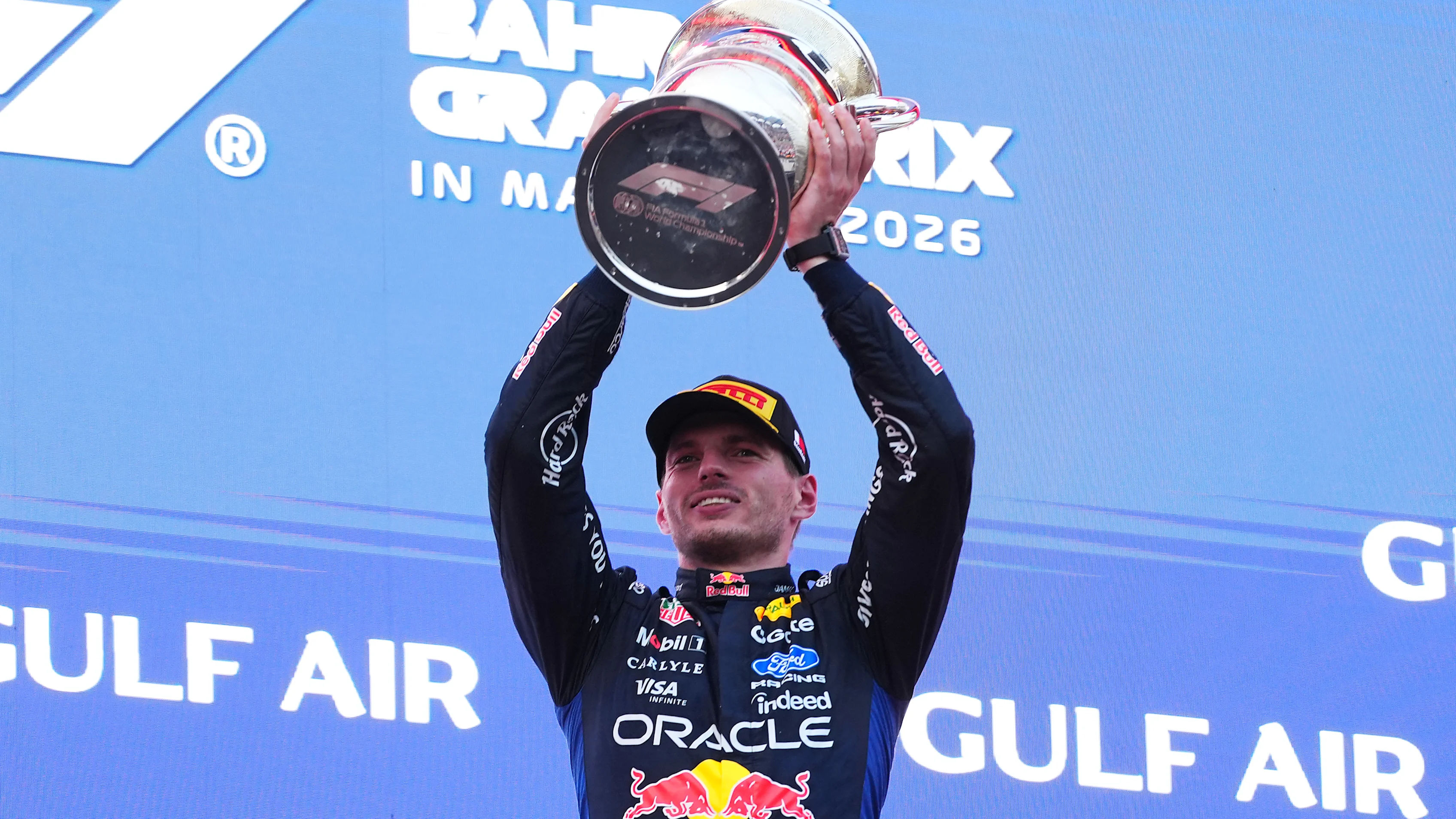 Max Verstappen sobrevive ao caos da chuva, recupera uma liderança perdida e oferece à Red Bull-Ford a primeira vitória da temporada de 2026 em Sepang