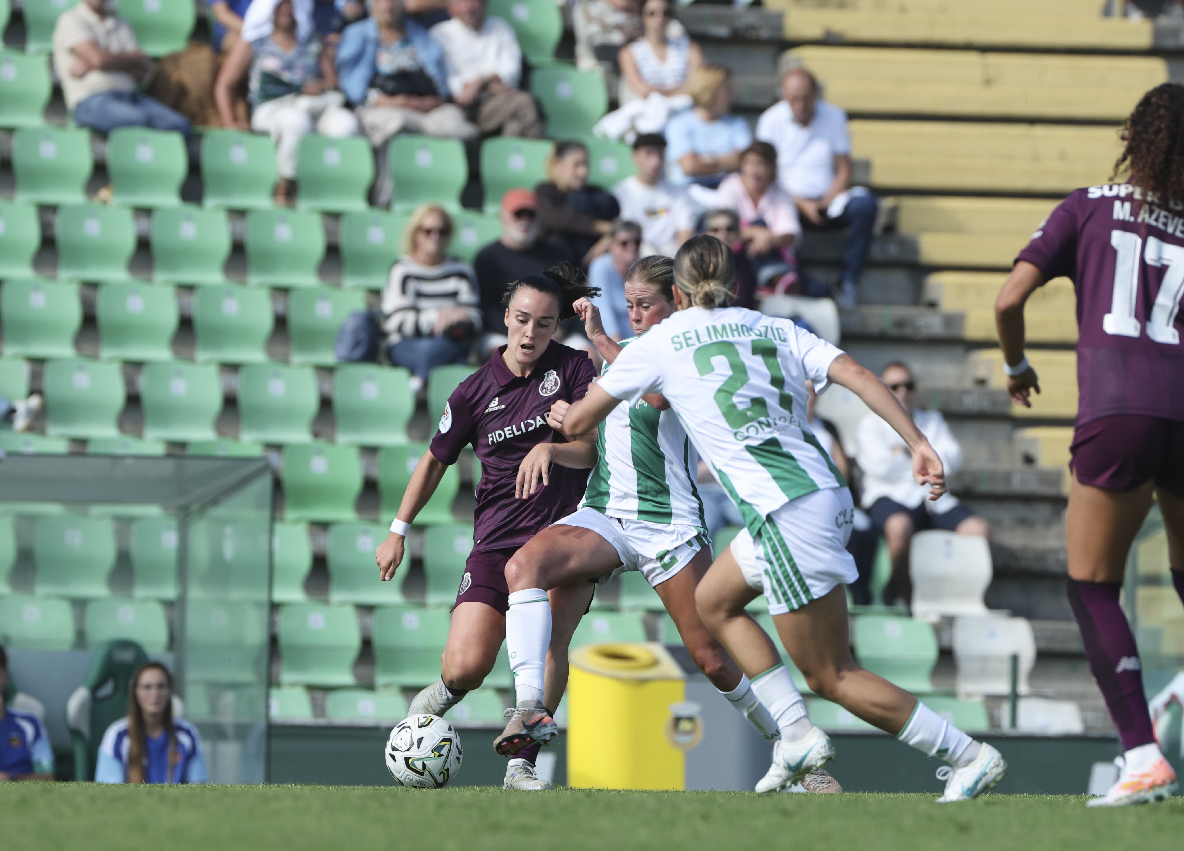 Rio Ave trava FC Porto e estreia-se a pontuar na Liga BPI com empate frente às portistas